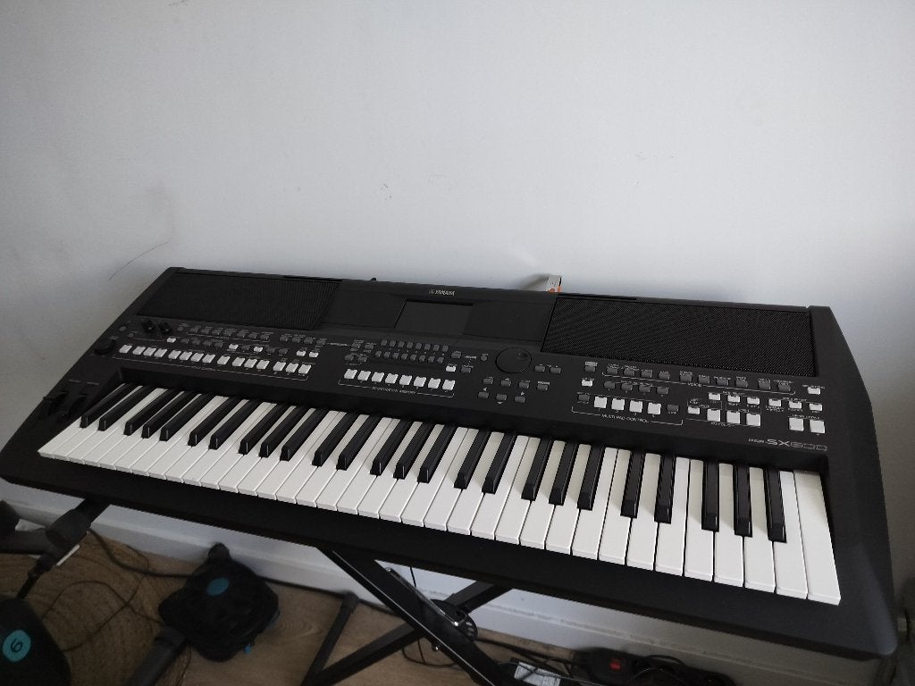 YAMAHA PSR SX600, Muziek en Instrumenten, Keyboards, Ophalen, 61 toetsen, Yamaha, Zo goed als nieuw