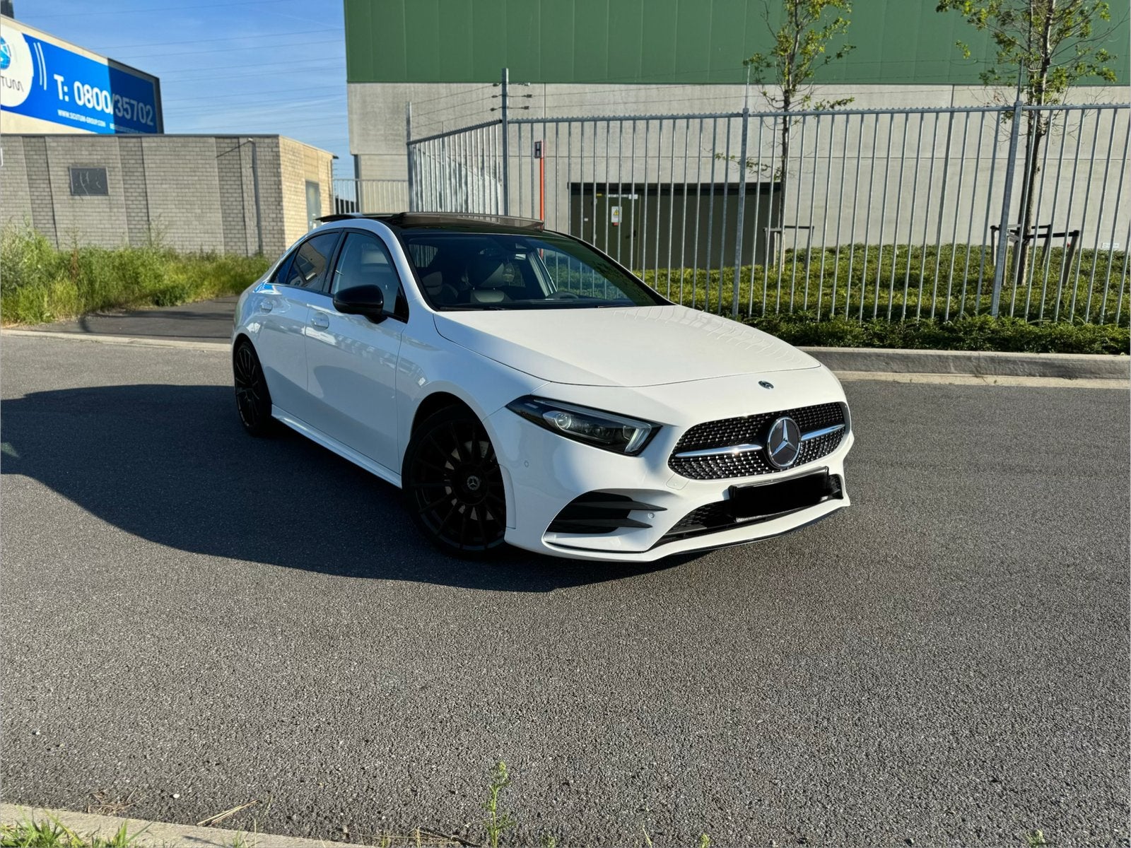 Mercedes-Benz A220/Pano/Car Play/AMG-Pakket/Sedan, Auto's, Automaat, Euro 6, 4 cilinders, Wit