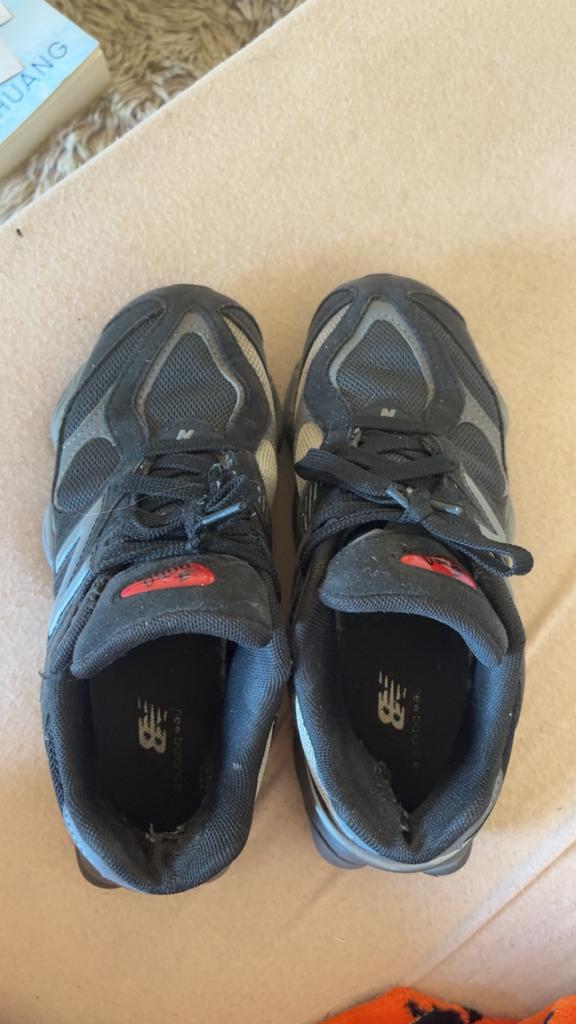New balance 9060, Ophalen, Gedragen, Zwart