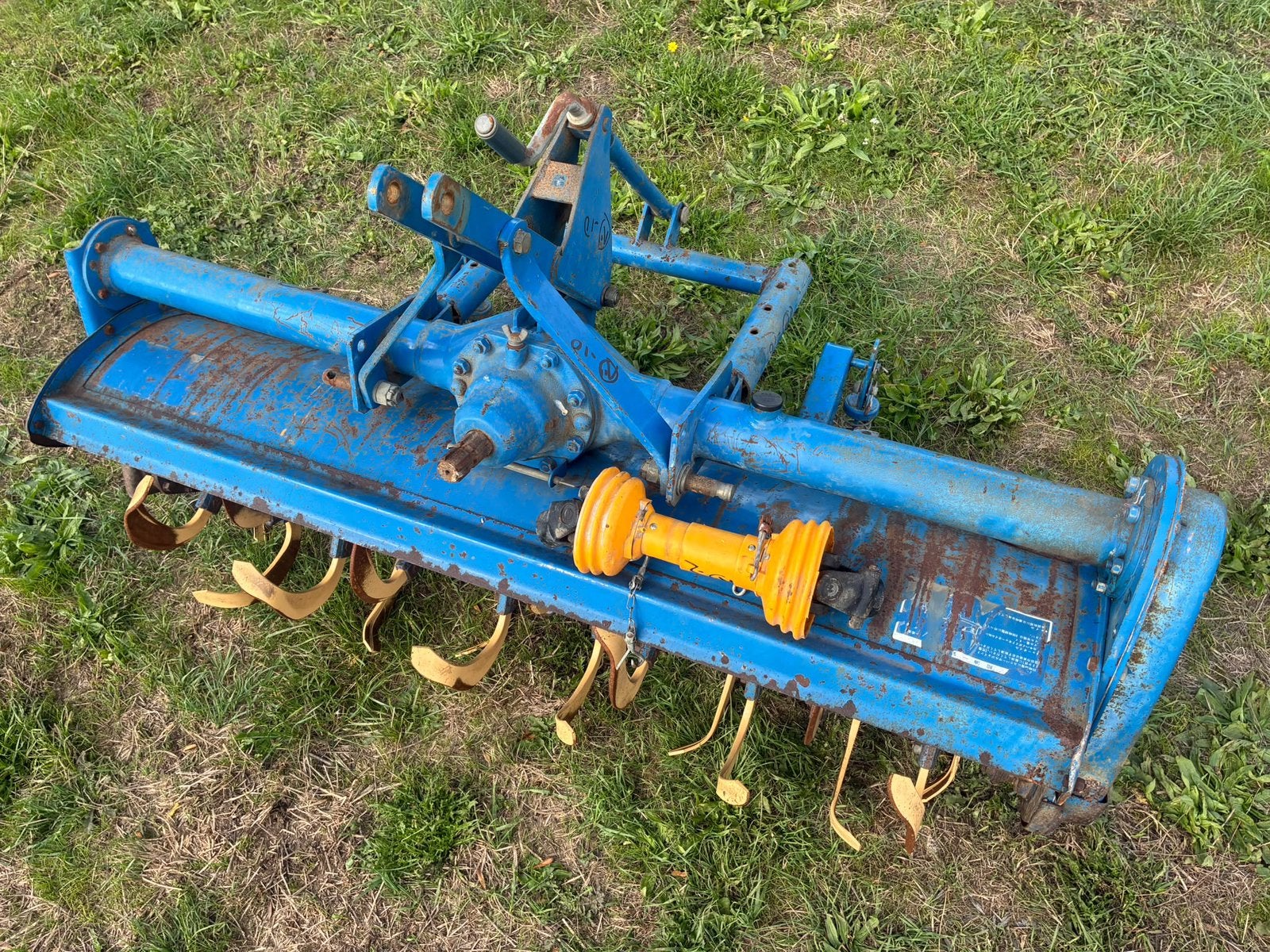 Degelijke iseki frees voor minitractor, Ophalen