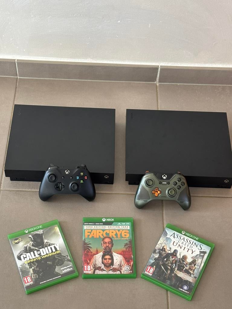 2 consoles Xbox One X 1 To 4K, Enlèvement, Comme neuf, Xbox One