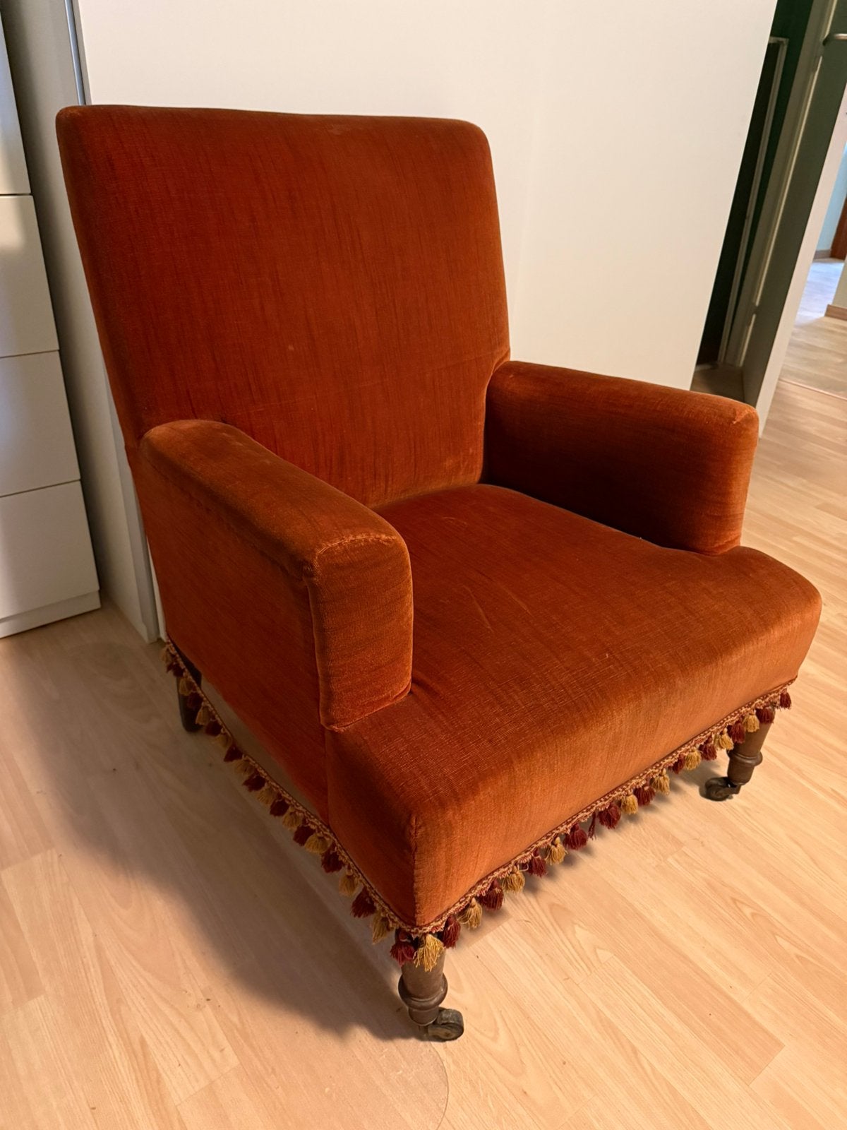 Antieke fauteuil / clubzetel met originele wieltjes, Huis en Inrichting, Ophalen, Gebruikt