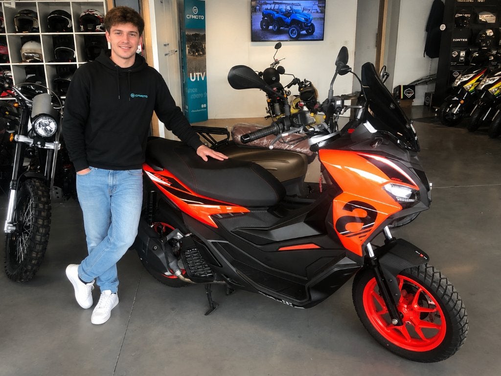 Aprilia SR GT Sport 200, Scooter, Gebruikt, Particulier, Minimaal motorrijbewijs A2