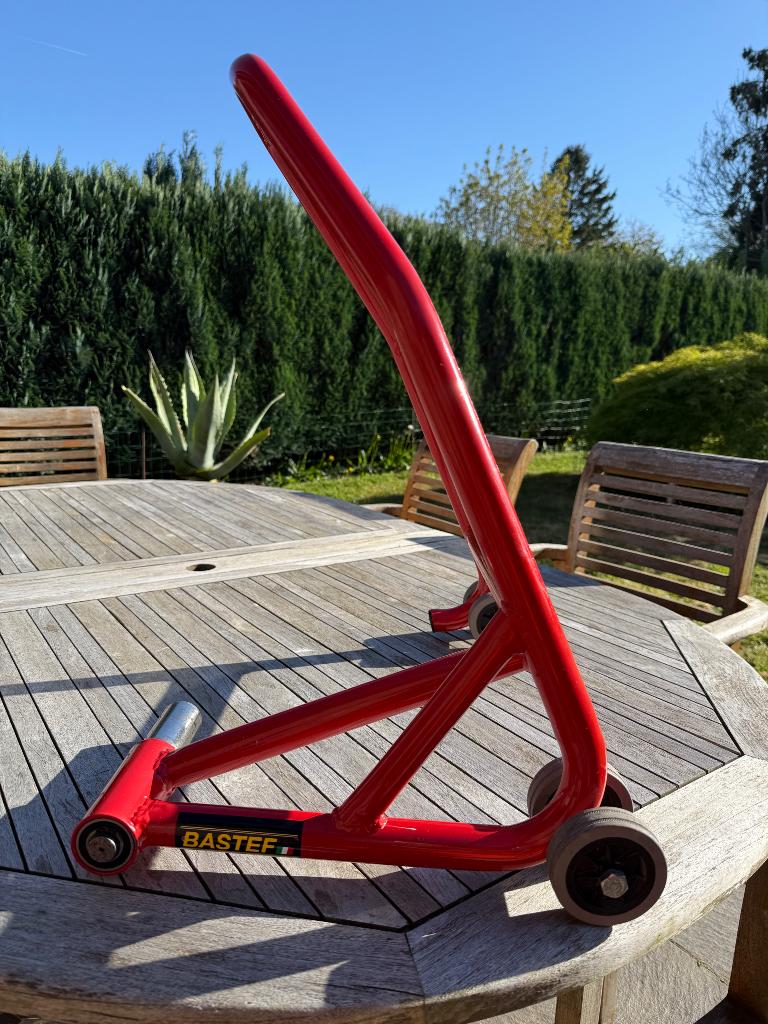 Béquille Ducati, Enlèvement, Utilisé