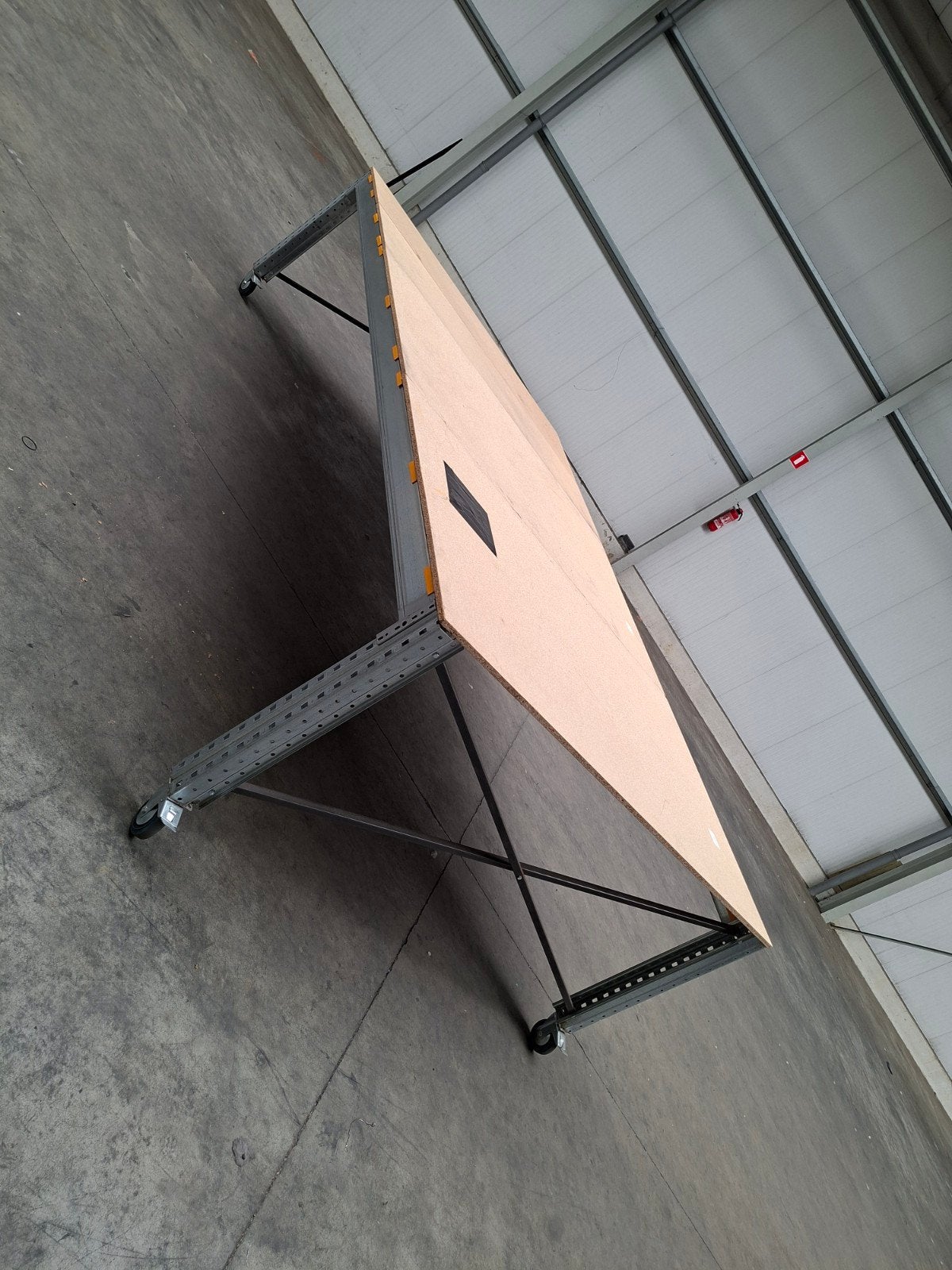 Table sur roulettes, Enlèvement