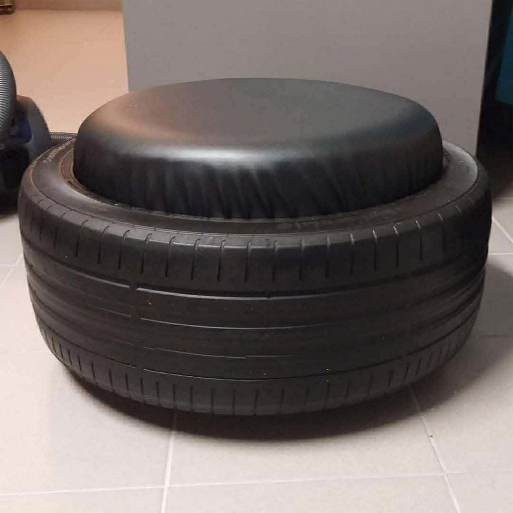 2 poefen / voetenbankjes, Huis en Inrichting, Ophalen, Overige materialen, Nieuw, 50 tot 75 cm