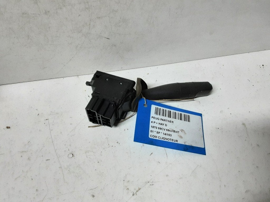 COMMUTATEUR CLIGNOTANT Peugeot Partner (96236415ZL), Kontakt-peugeot@peugeot.com, Utilisé, Peugeot Deutschland GmbH, Bahnhofsplatz
65423  Rüsselsheim, DE
