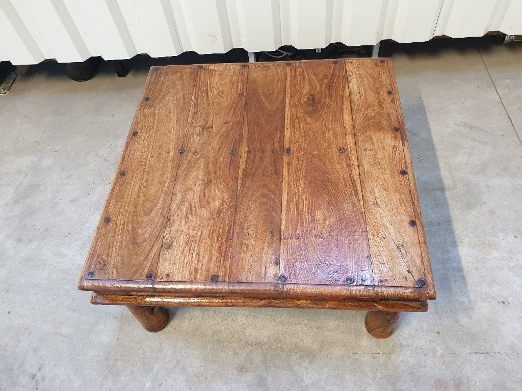 Massieve koloniale salontafel. Het kan geleverd worden., Huis en Inrichting, Ophalen, Gebruikt, Vierkant