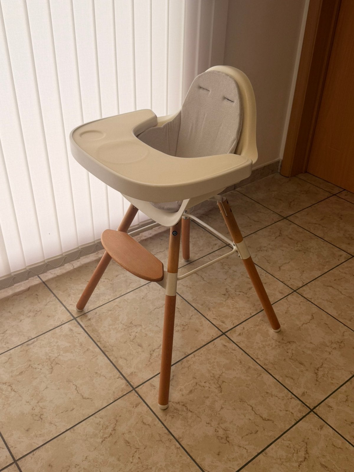 Childhome evolu 2 eetstoel, Kinderen en Baby's, Ophalen, Zo goed als nieuw, Stoelverkleiner