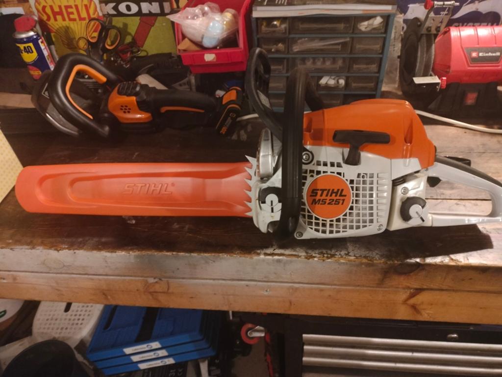 Stihl MS 251 40 cm à louer, Enlèvement