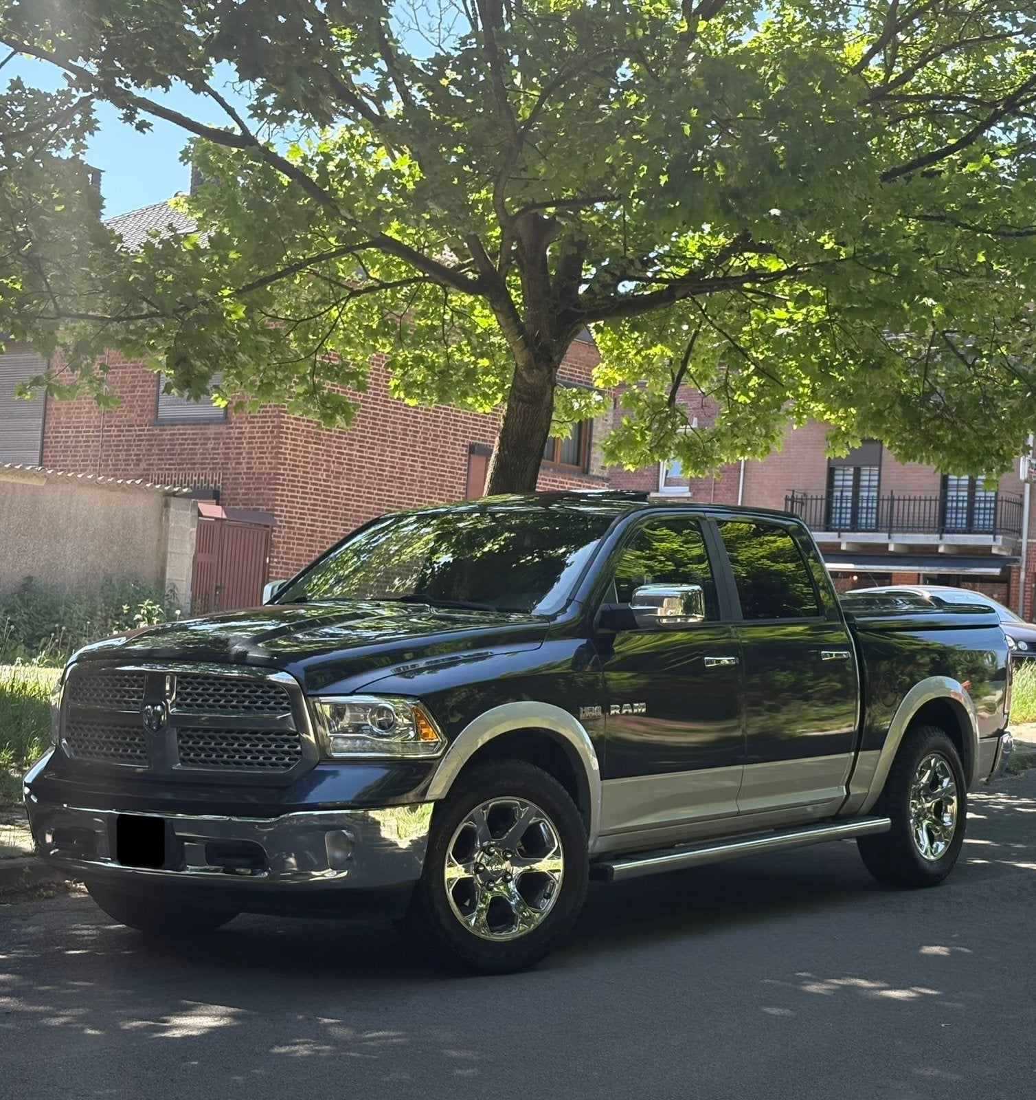 DODGE RAM 1500 LARAMIE UTILITERE AVEC SES PLACE 5 TAXE 125€, Auto's, Automaat, Leder, 4x4, RAM 1500