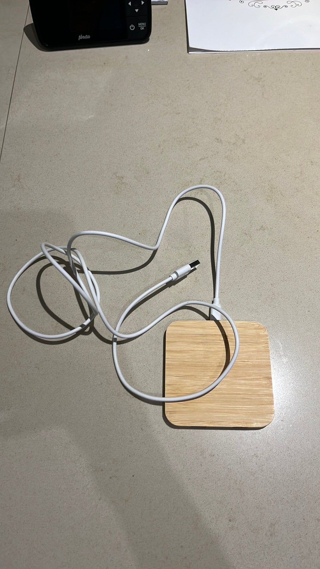 Oplader telefoon draadloos + 2 USB poorten, Télécoms, Téléphonie mobile | Accessoires & Pièces, Enlèvement, Comme neuf, Autres types