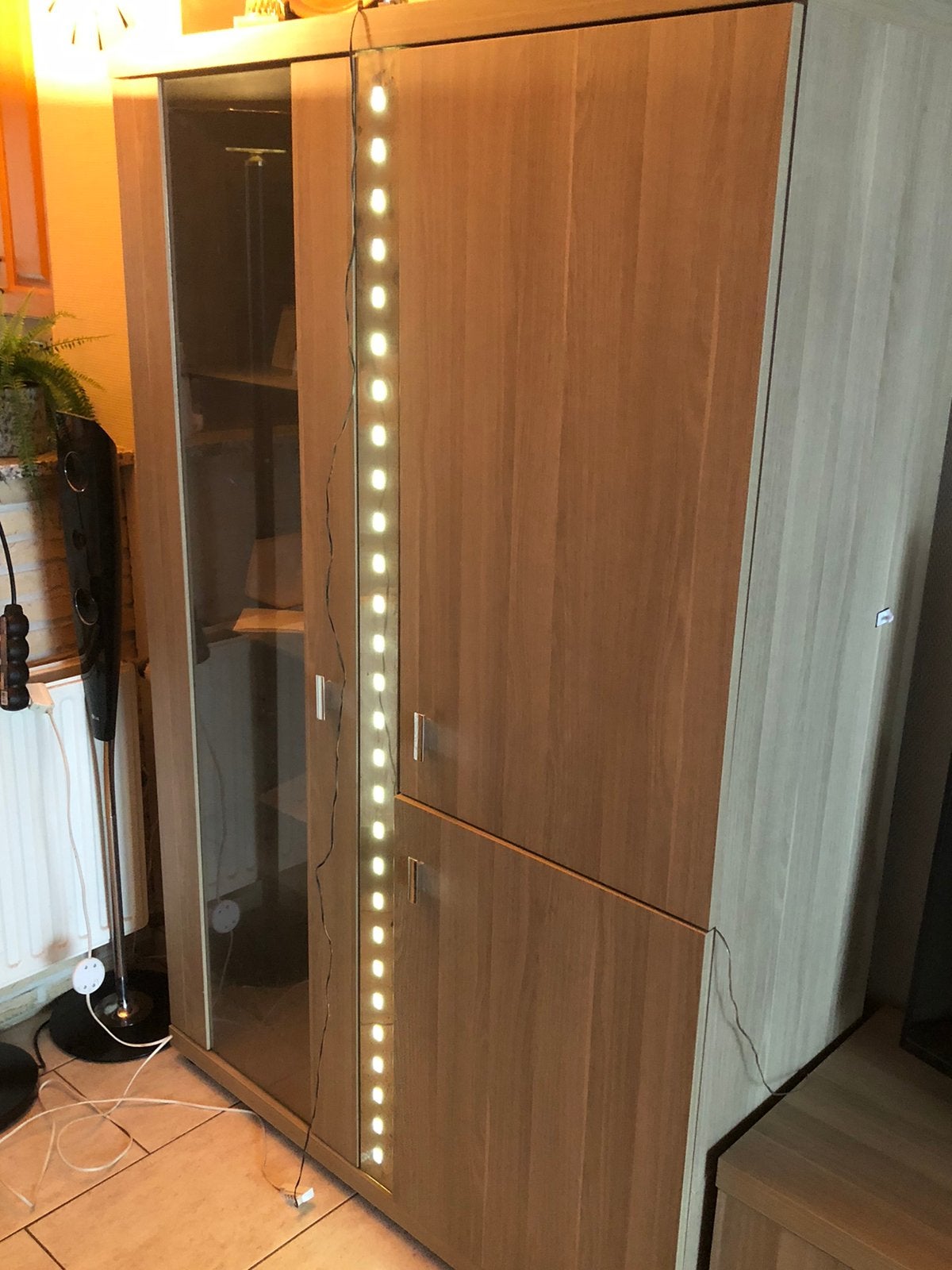 **gratis af te halen**Mooie barkast met led verlichting, Huis en Inrichting, Ophalen, Zo goed als nieuw