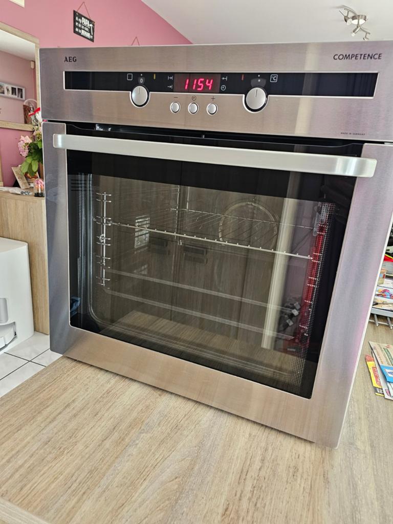 Four AEG État neuf. Avec 2 assiettes et grill, Electroménager, Fours, AEG, Encastré, Comme neuf, Enlèvement