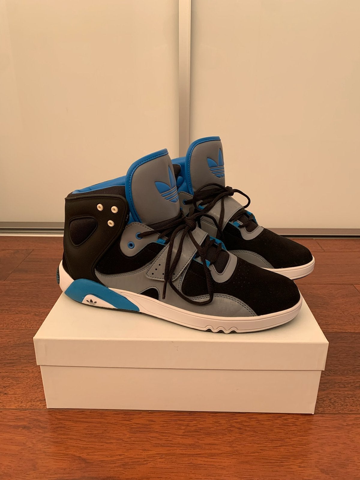 NEUF – Baskets ADIDAS (Pointure 45), Enlèvement ou Envoi, Neuf, Baskets