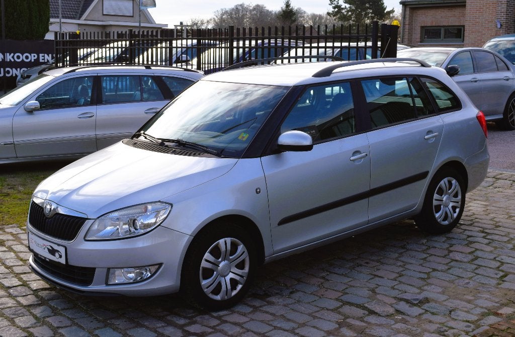 Skoda Fabia 1.2HTP/1st Owner/HISTORY/GARANTIE, Auto's, Voorwielaandrijving, Stof, Zwart, 4 cilinders