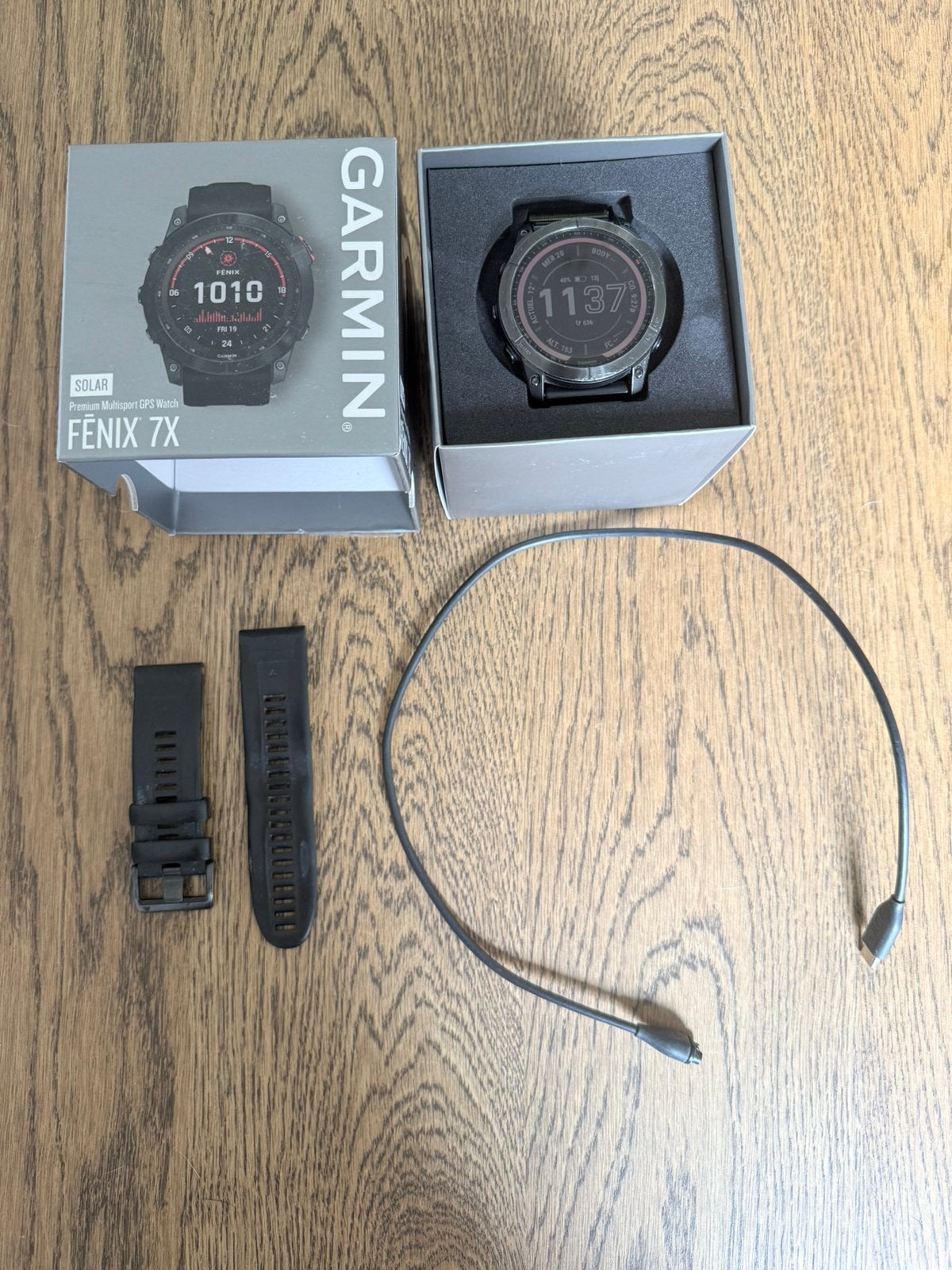 Garmin Fenix 7x, Étanche, Niveau de stress, Utilisé, Noir