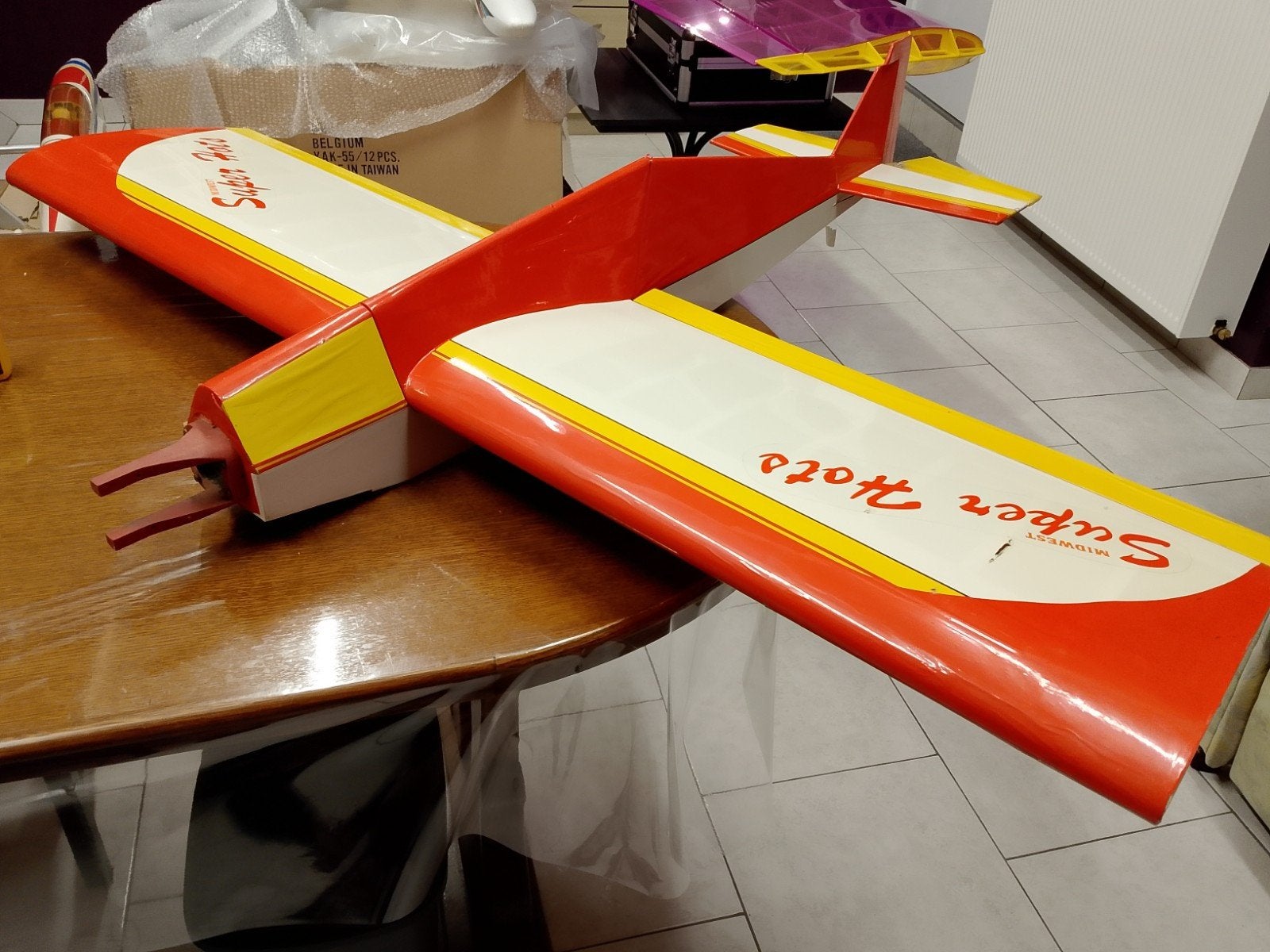 Plane Hots, Hobby en Vrije tijd, Modelbouw | Radiografisch | Vliegtuigen, Ophalen, Zo goed als nieuw, Elektro