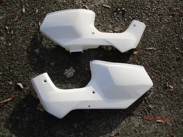 2 housses latérales blanches, neuves pour Honda Wallaroo, Enlèvement ou Envoi, Neuf, Capot