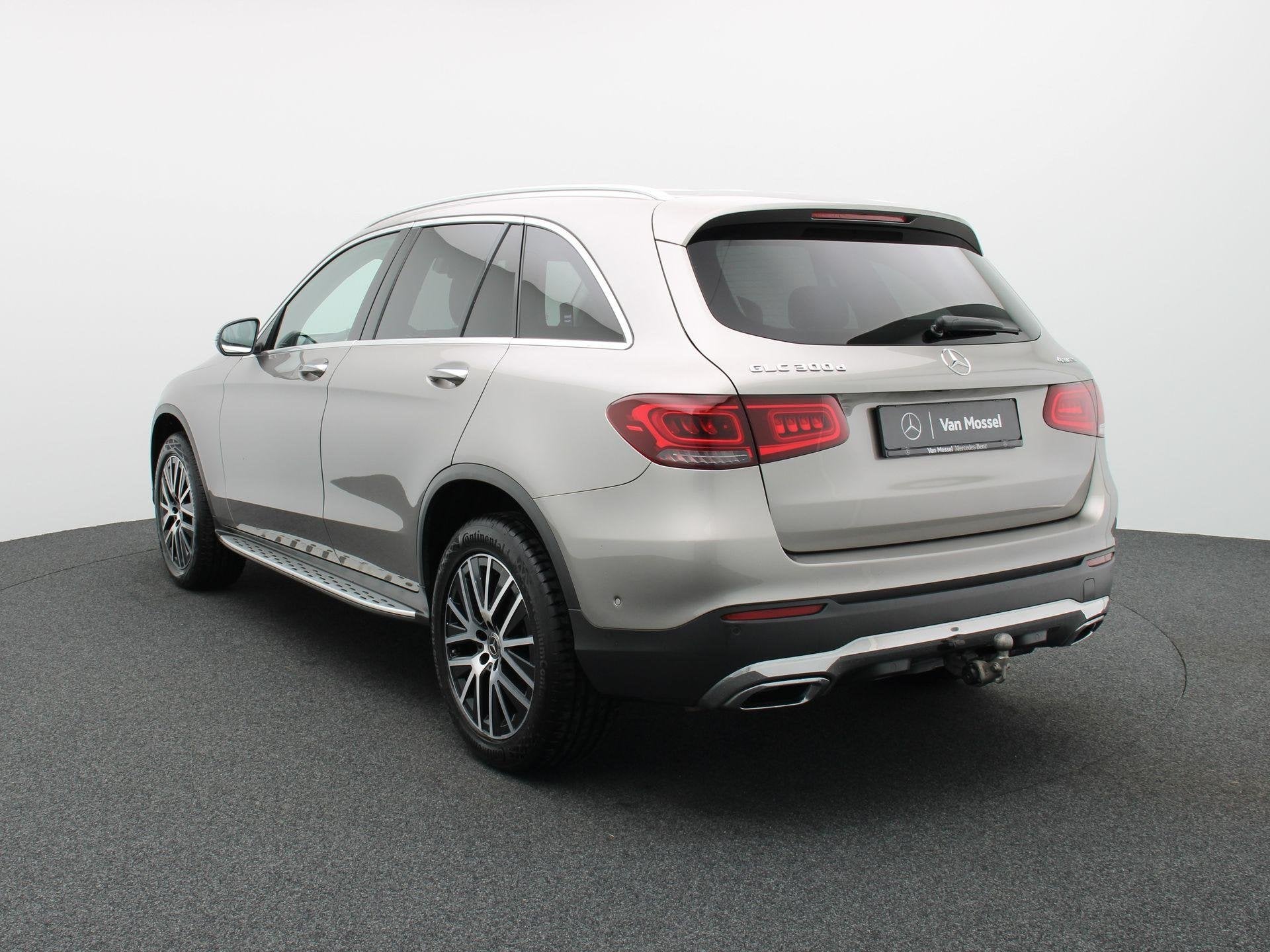 Mercedes-Benz GLC 300d SUV + LEDER + PANORAMISCH DAK + CARPL, Automaat, 245 pk, Gebruikt, 4 cilinders