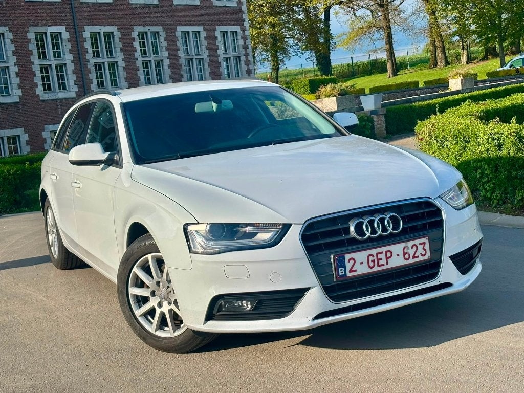 Audi a4 Break / Entretien Boite déjà fait / ETAT PROPRE !!!, Autos, Euro 5, Achat, 110 kW, A4