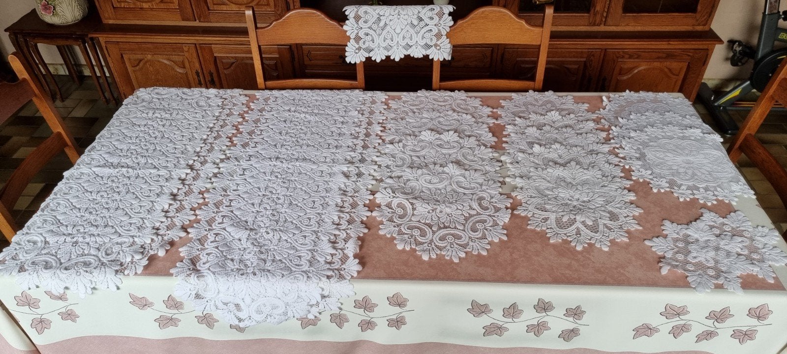 Tafelkleedjes, Ophalen