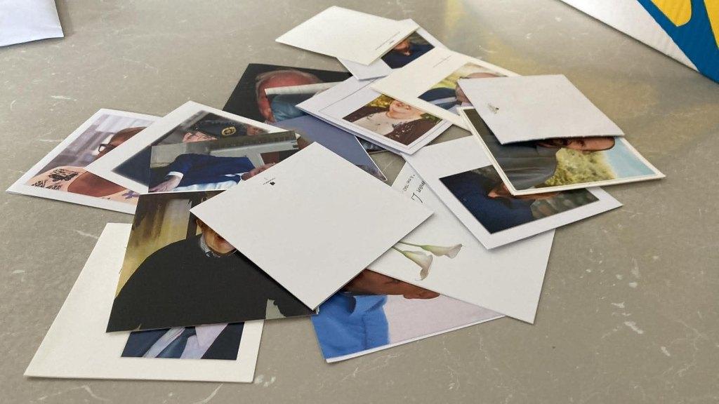 18 doodsprentjes, Verzamelen, Bidprentjes en Rouwkaarten, Ophalen