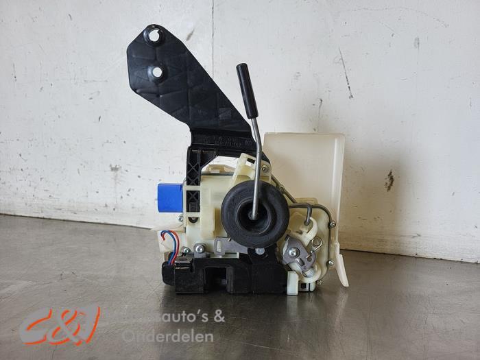 Serrure portière mécanique 2portes droite d'un Volkswagen, Volkswagen, -, 3 mois de garantie, Utilisé