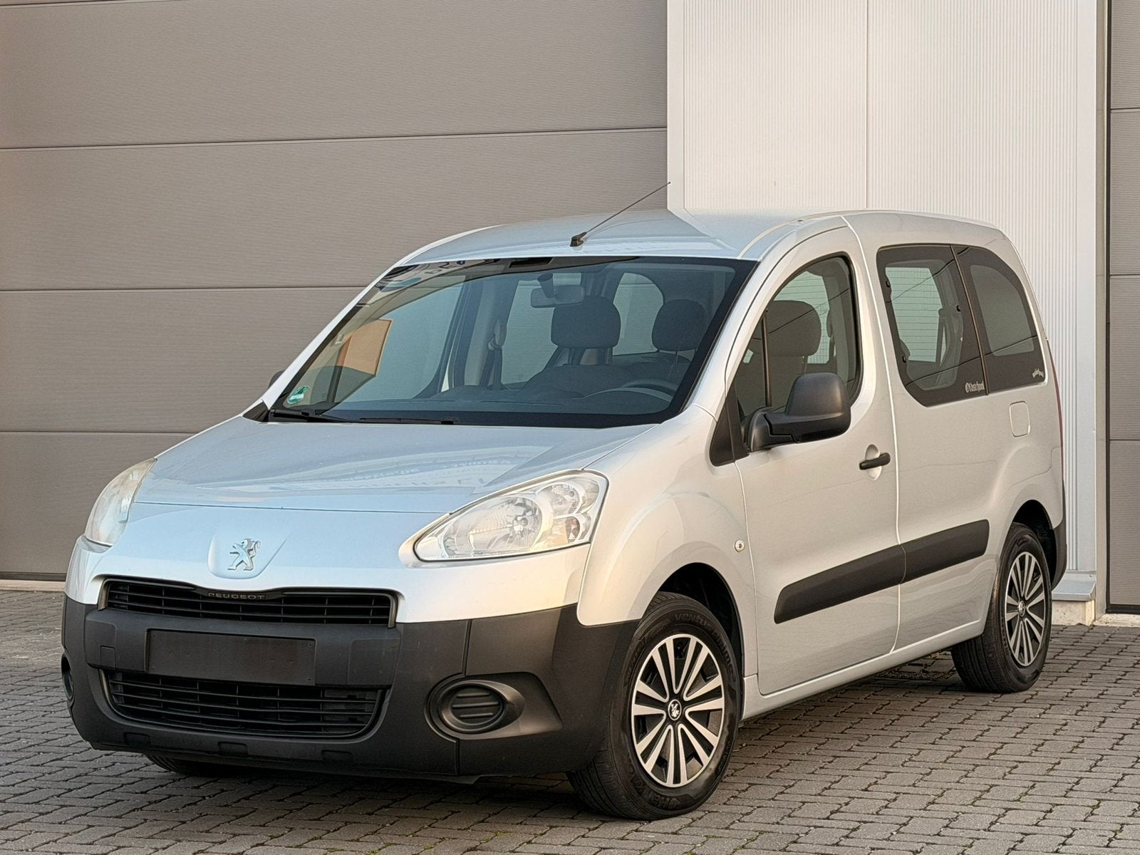 PEUGOET PARTNER 2013 BENZINE 1.6 279.000KM EURO5, Auto's, Euro 5, Bedrijf, Handgeschakeld, 5 deurs