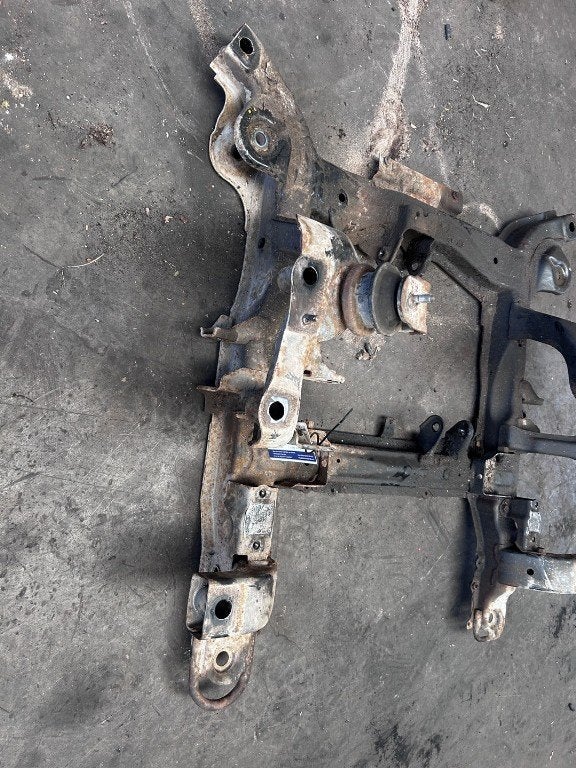 BERCEAU MOTEUR Suzuki Grand Vitara II (JT) (|4580065J00|), Suzuki-Allee 7
64625  Bensheim, DE, Suzuki Deutschland GmbH, Kontakt@suzuki.de