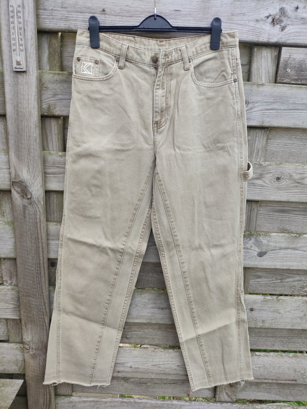 Broek Karl Kani beige/groen, Overige kleuren, W32 (confectie 46) of kleiner, Ophalen of Verzenden, Zo goed als nieuw