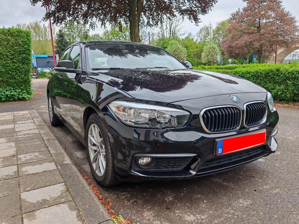 BMW 116i (F20) de 2016 88.000 km, Bluetooth, Zwart, 5 deurs, Particulier