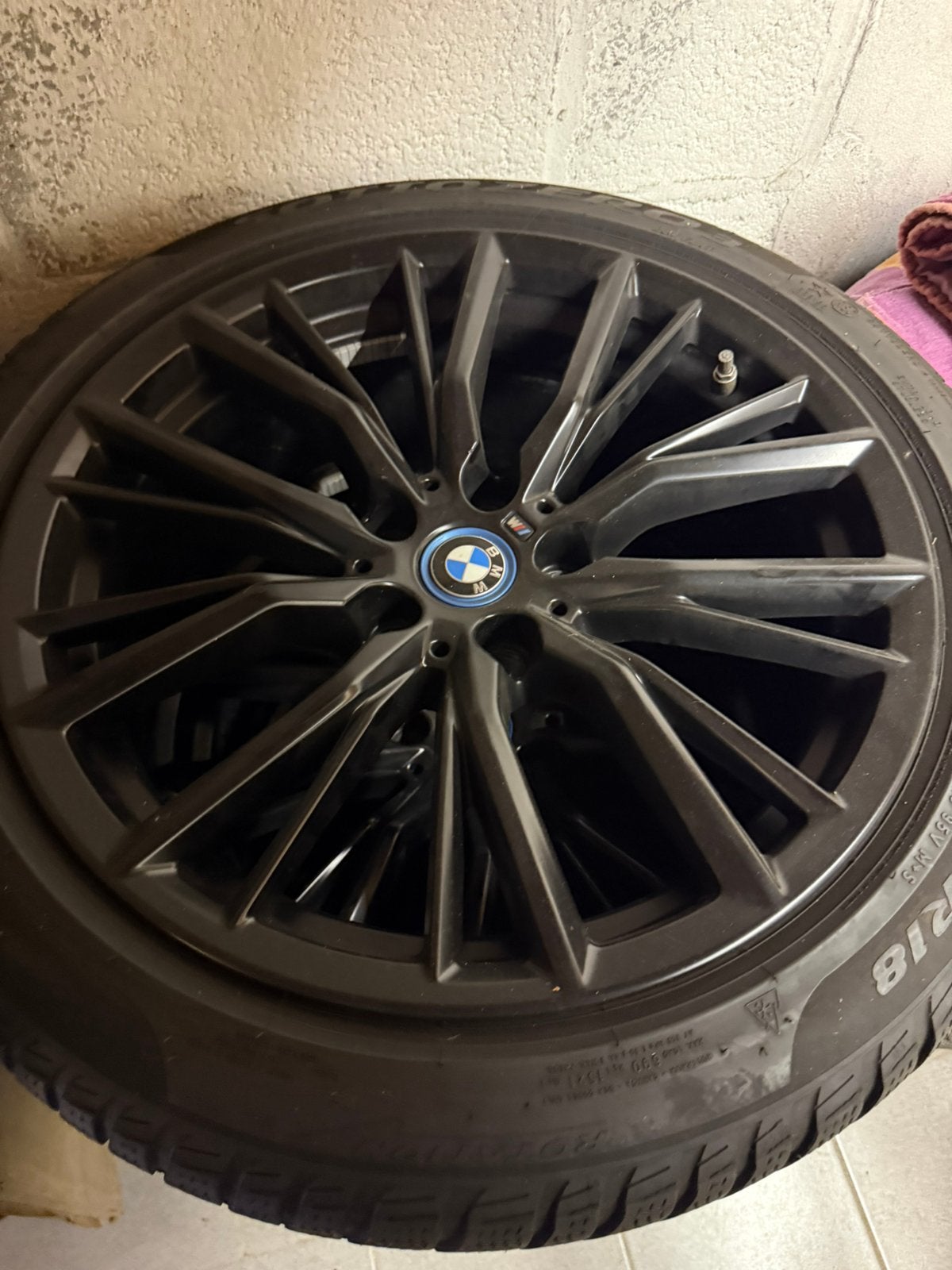 Jantes avec pneus hiver bmw serie 3, Autos : Pièces & Accessoires, Pneus & Jantes, Enlèvement, Pneus hiver, Pneu(s)
