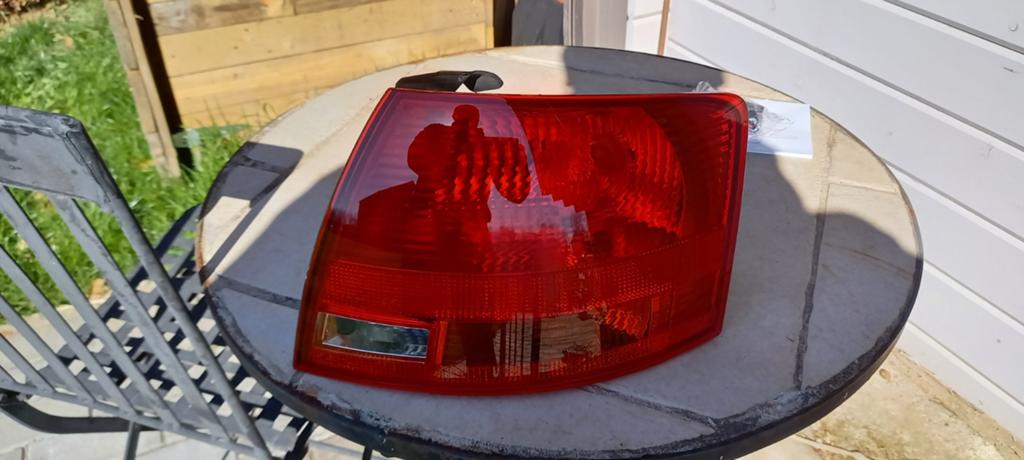 Feu arrière droit audi a4 b7, Autos : Pièces & Accessoires, Enlèvement, Audi