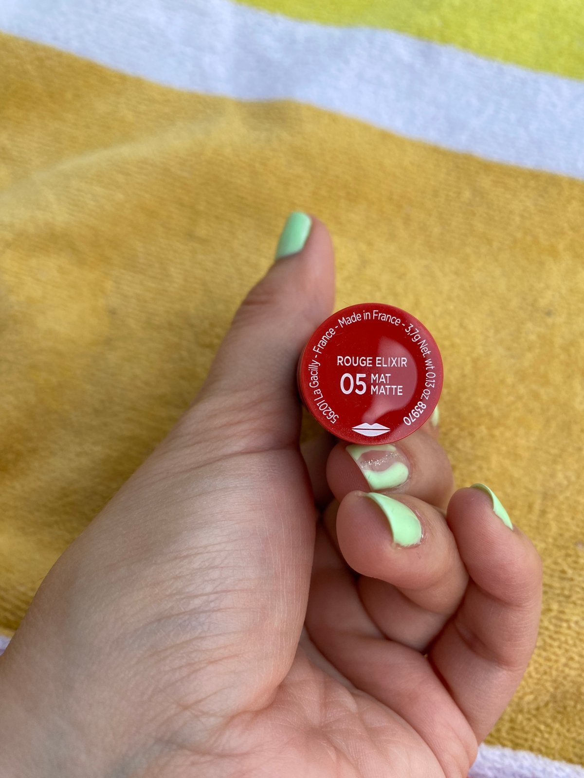 Rouge à lèvres rouge mat Yves rocher neuf, Maquillage, Enlèvement ou Envoi, Lèvres, Neuf