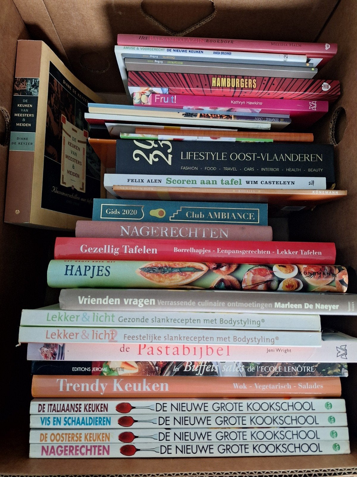 Doos met kookboeken, Boeken, Ophalen