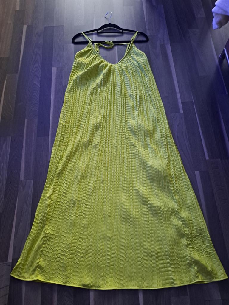 Limoengroene jurk,  maxi, kreukels, M, Kleding | Dames, Jurken, Maat 38/40 (M), H&M, Ophalen of Verzenden, Zo goed als nieuw