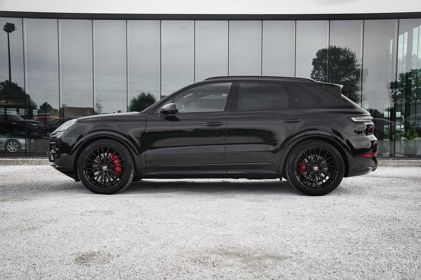 Porsche Cayenne V8 GTS 18-Way HUD 2nd Display RearAxle steer, Gebruikt, Zwart, Leder, Bedrijf