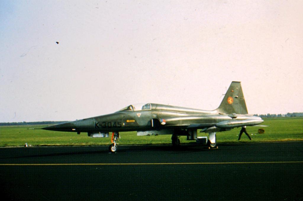 5 dia's - vliegtuigen Koninklijke Nederlandse Luchtmacht, Verzamelen, Verzenden, Luchtmacht, Foto of Poster