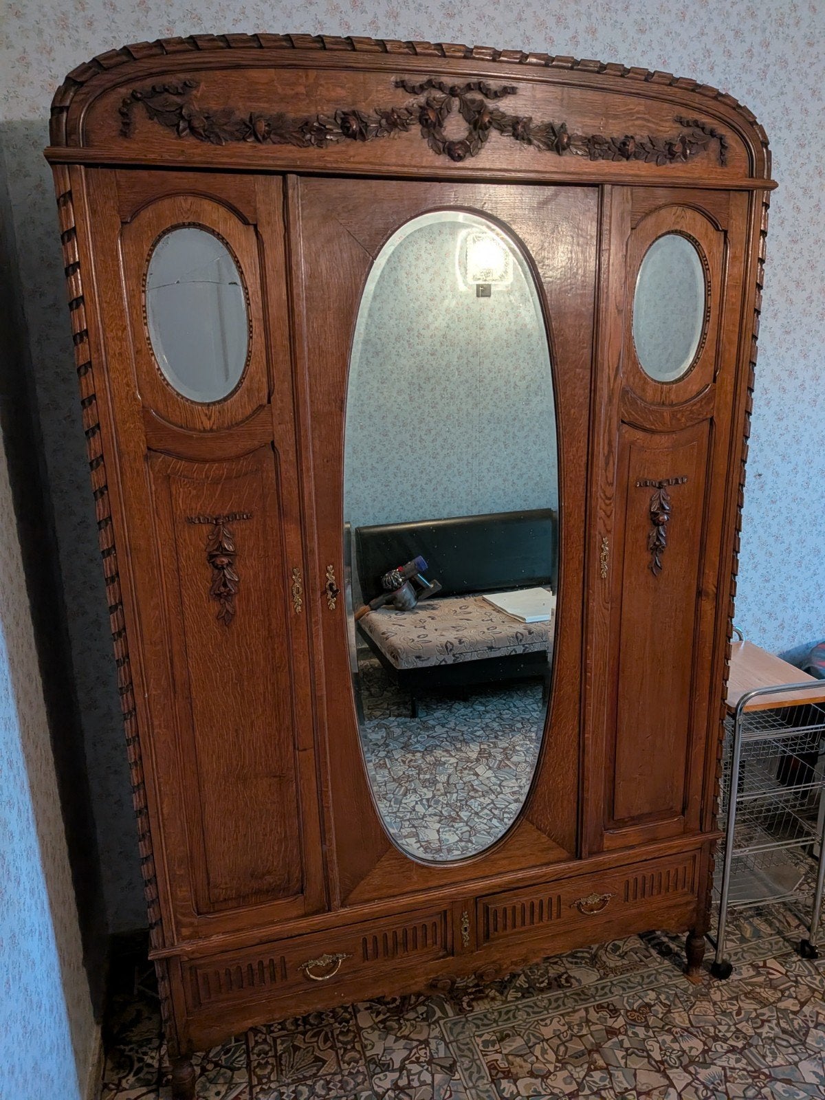 Belle garde-robe ancienne, Enlèvement
