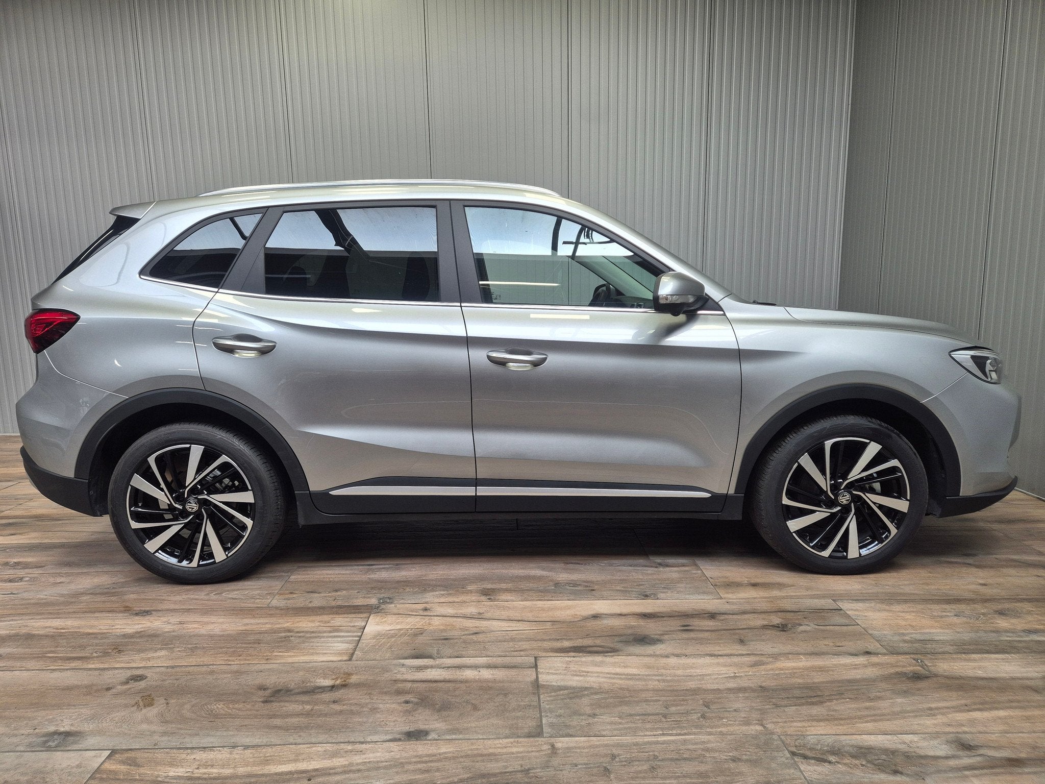 MG ZS 1.5 Hybrid+ 197pk Luxury automaat 6/2026 - 2 stuks, Autos, Argent ou Gris, Entreprise, Noir, 5 places