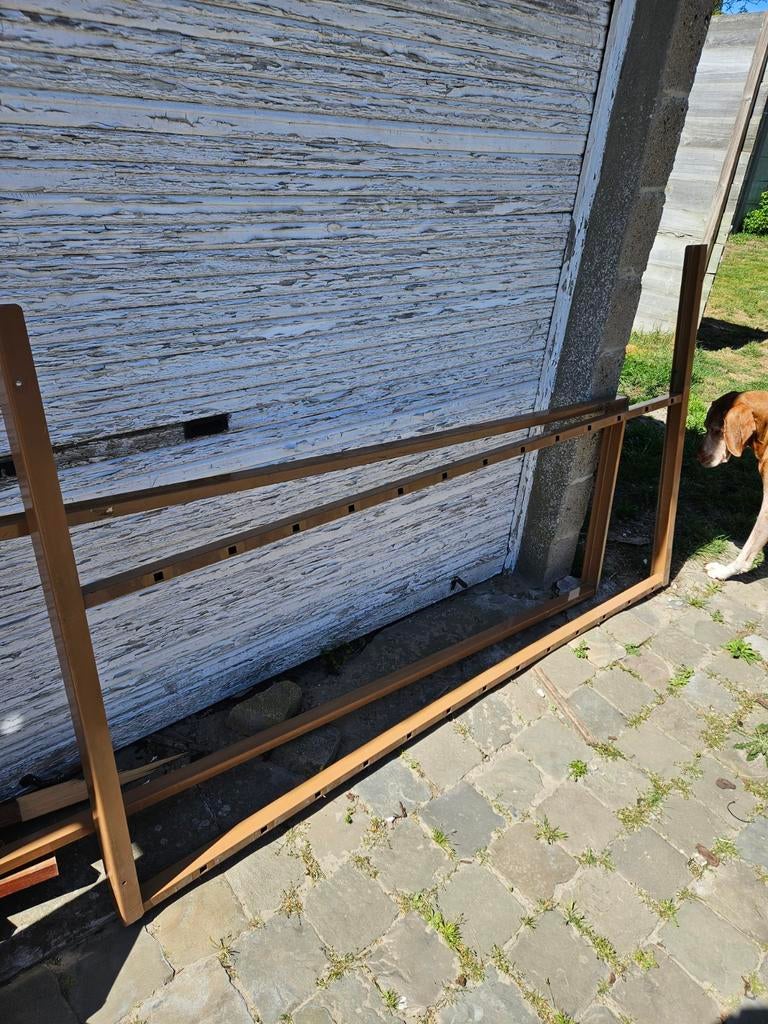 Gratis ijzer (lattenbodem), Ophalen, IJzer