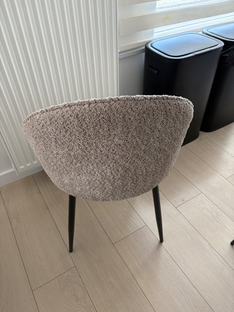 4 action bouclé stoelen te koop, waarvan twee nieuw in doos, Huis en Inrichting, Stoelen, Ophalen, Twee, Overige kleuren, Nieuw