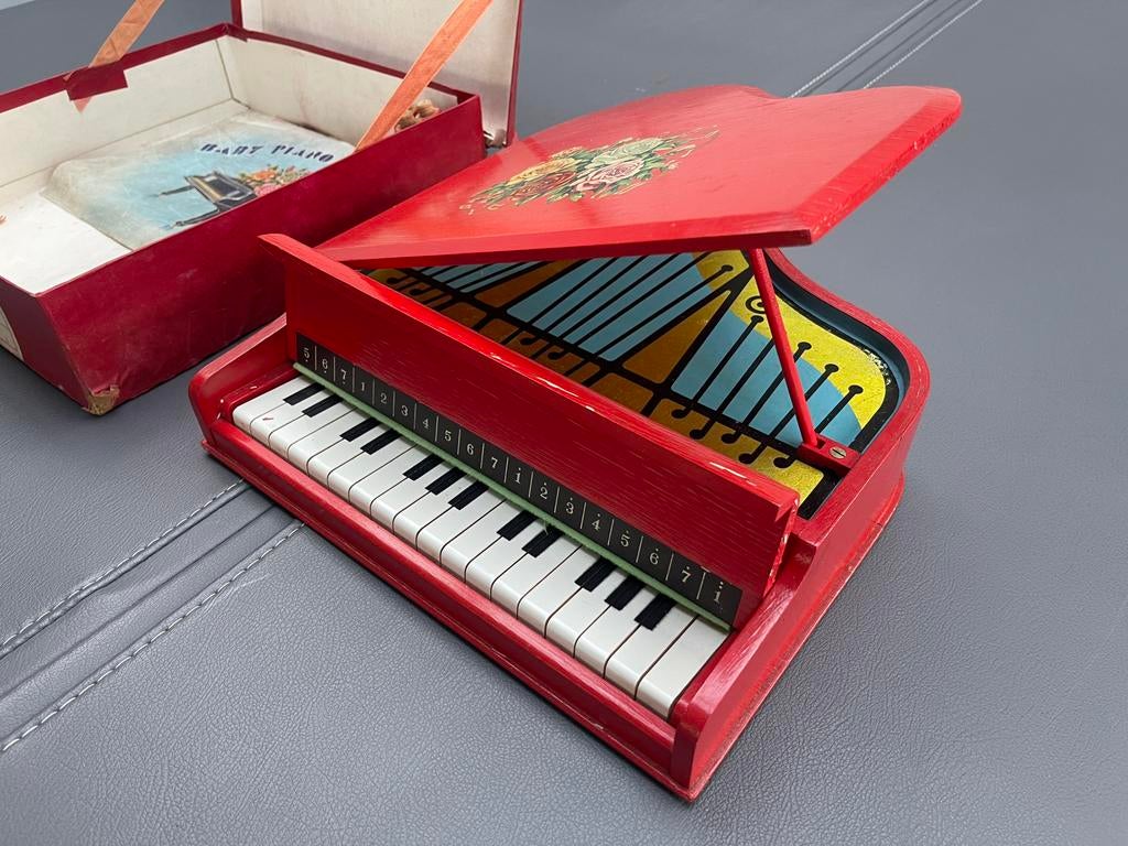 Baby piano, Ophalen, Gebruikt