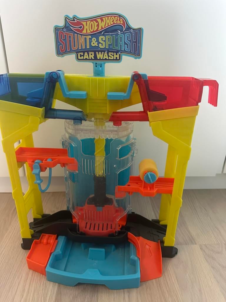 lave-auto Hot Wheels Stunt & Splash, Enlèvement, Comme neuf, Hot Wheels