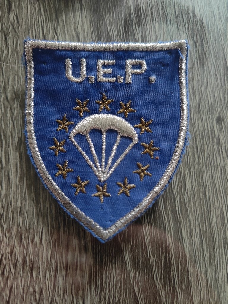 écusson union européenne des parachutistes, Enlèvement ou Envoi
