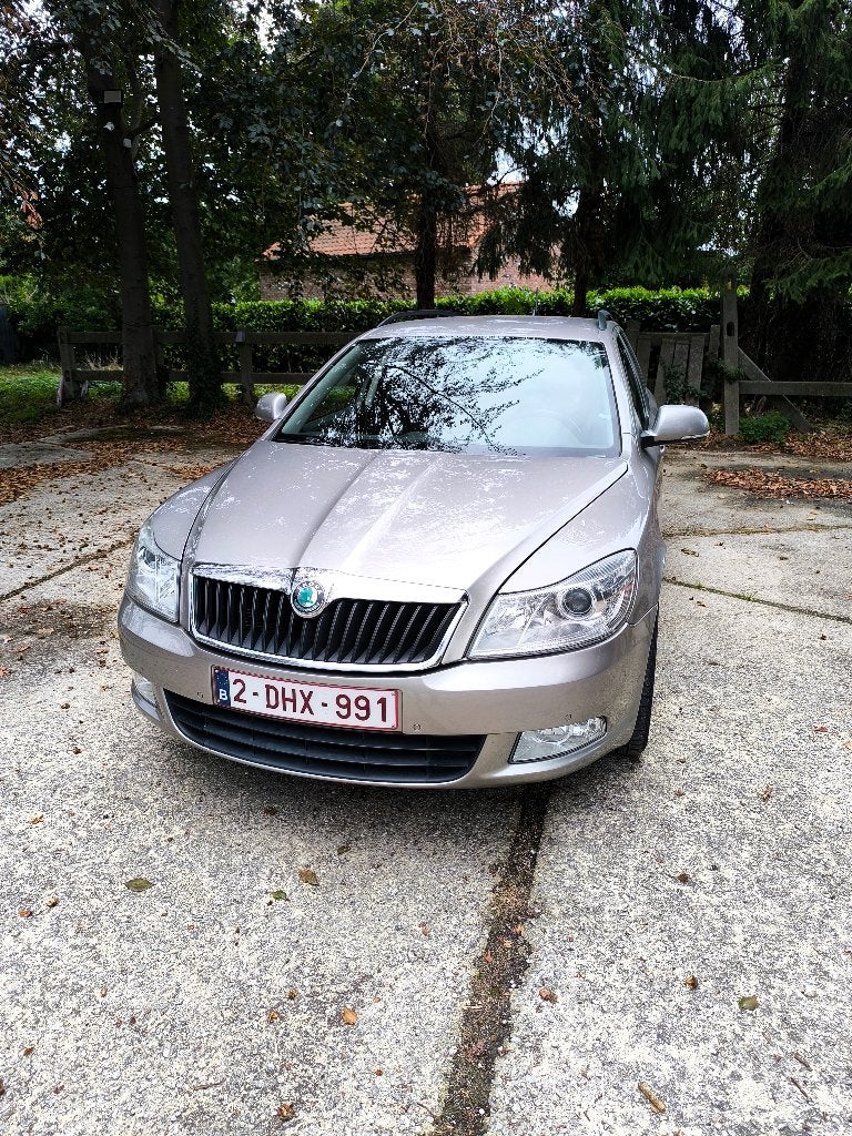 Skoda Octavia 1.2tsi, Auto's, Skoda, Voorwielaandrijving, Euro 5, Stof, Zwart