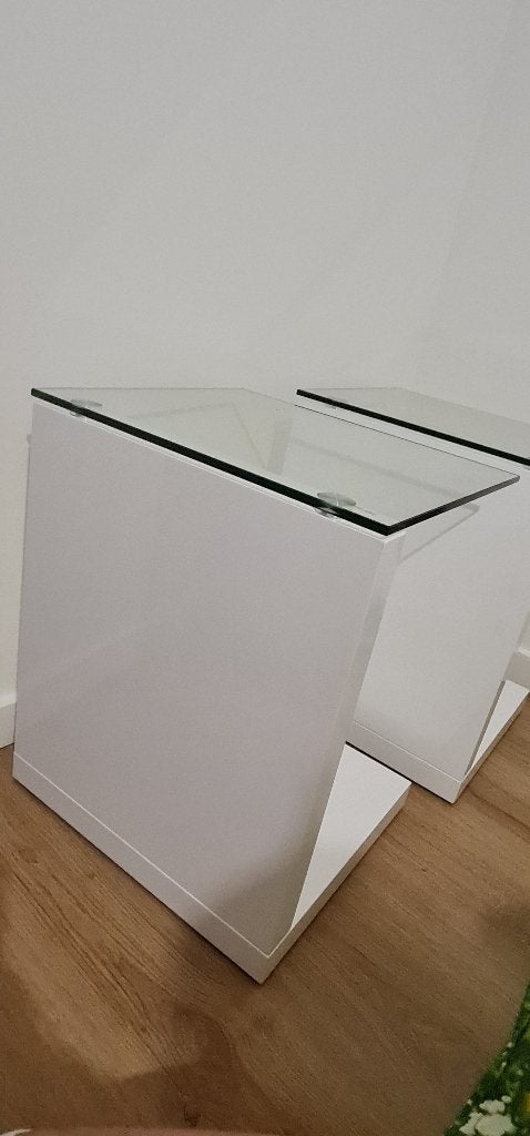 2 bijzettafeltjes hoogglans wit met glas, Verre, Enlèvement, Rectangulaire, 45 à 60 cm