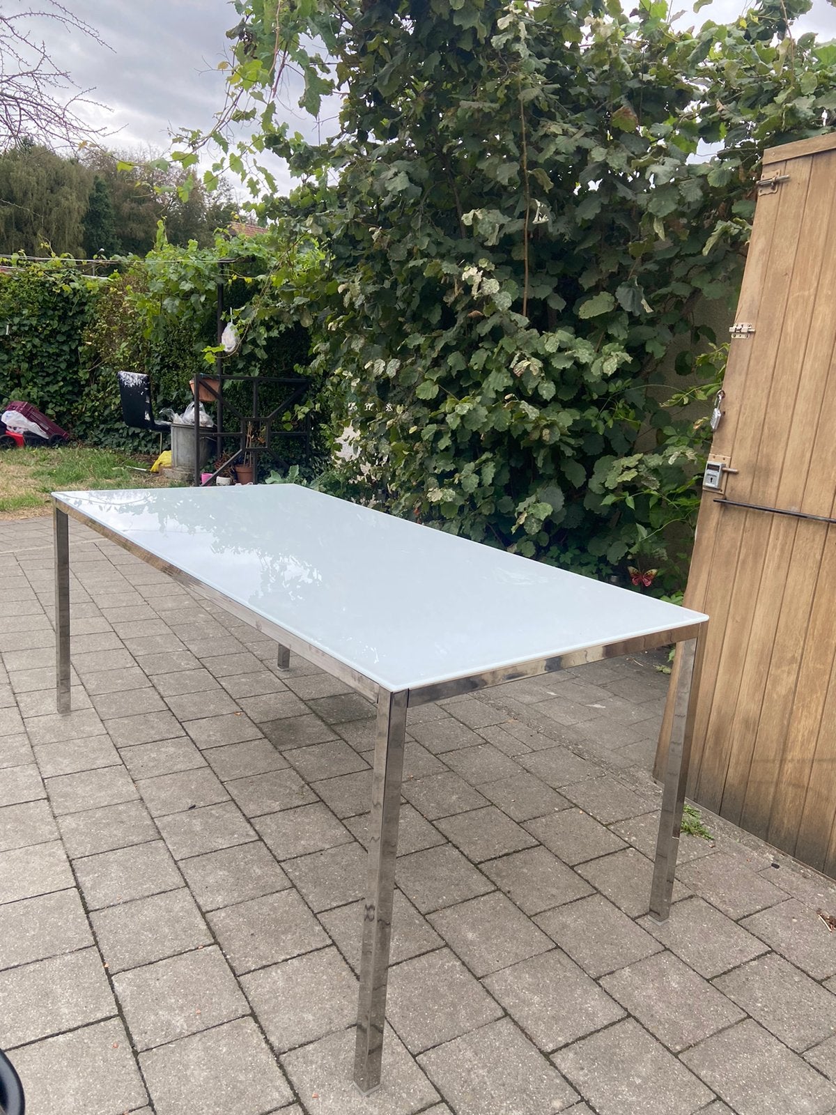Grote RVS tafel met glazen blad – stevig & modern, Huis en Inrichting, Tafels | Eettafels, Ophalen, Zo goed als nieuw