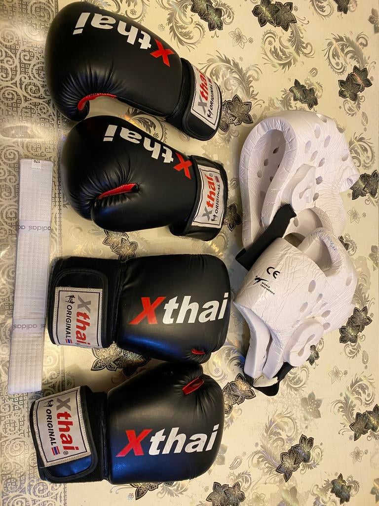 Xthai bokshandschoenen hoofdbeschermer ook apart te verkoop, Sport en Fitness, Ophalen, Zo goed als nieuw, Overige